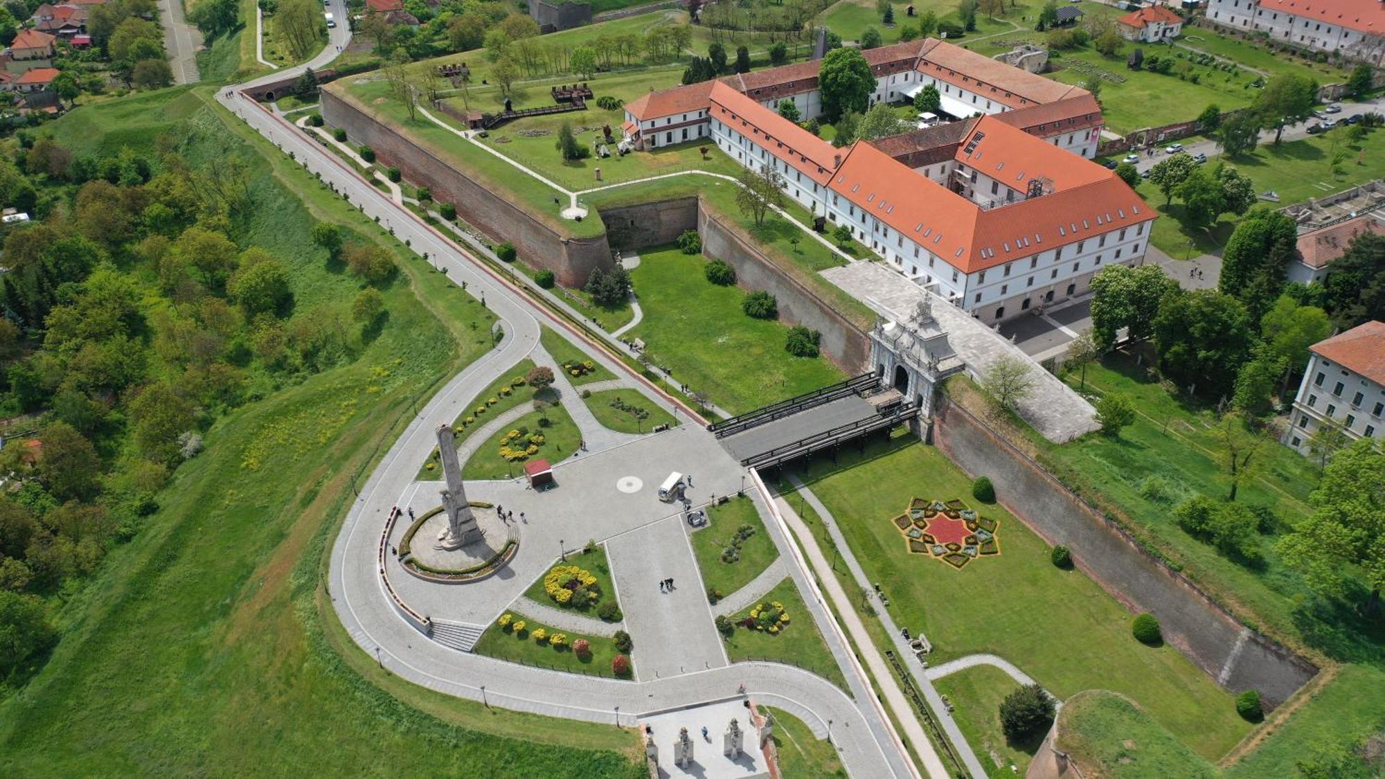 La Poarta Cetatii Alba Iulia Exterior foto